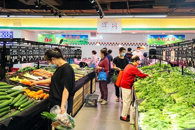 超大城市抗疫的深圳战法 | 城市慢节奏 疫情快严控